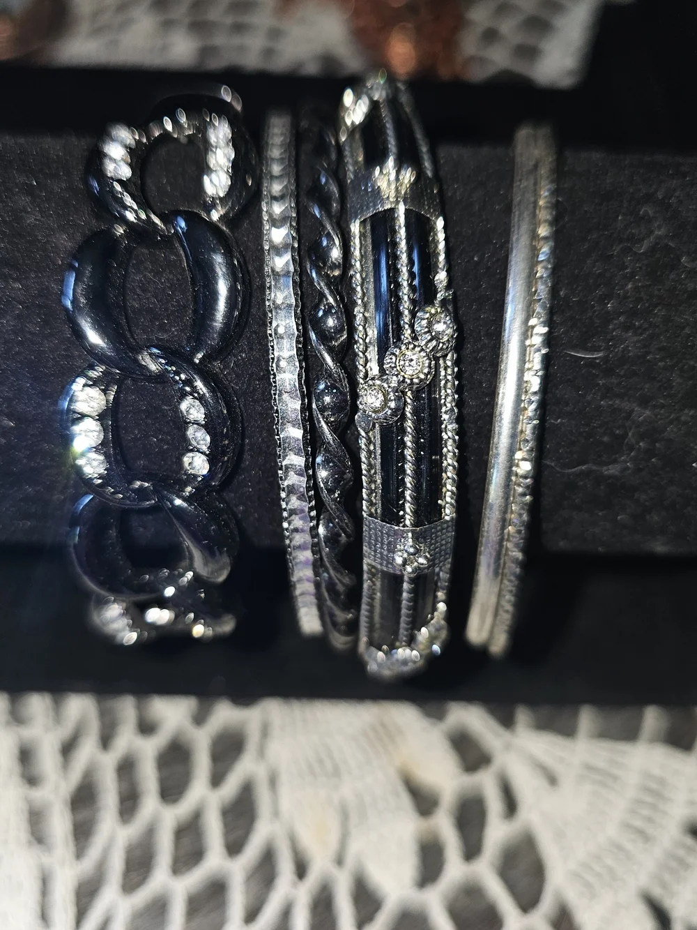 Mixed Women’s Bracelet Set in Black, Silver and Turquoise Mixed Lot.